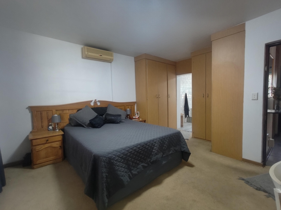 4 Bedroom Property for Sale in Oos Einde North West